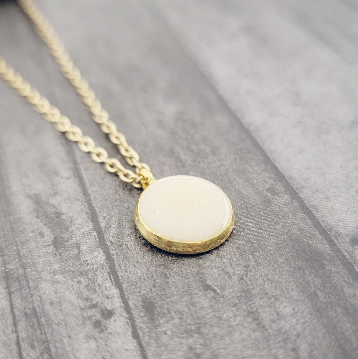 14K Solid Gold Circle Charm Necklace