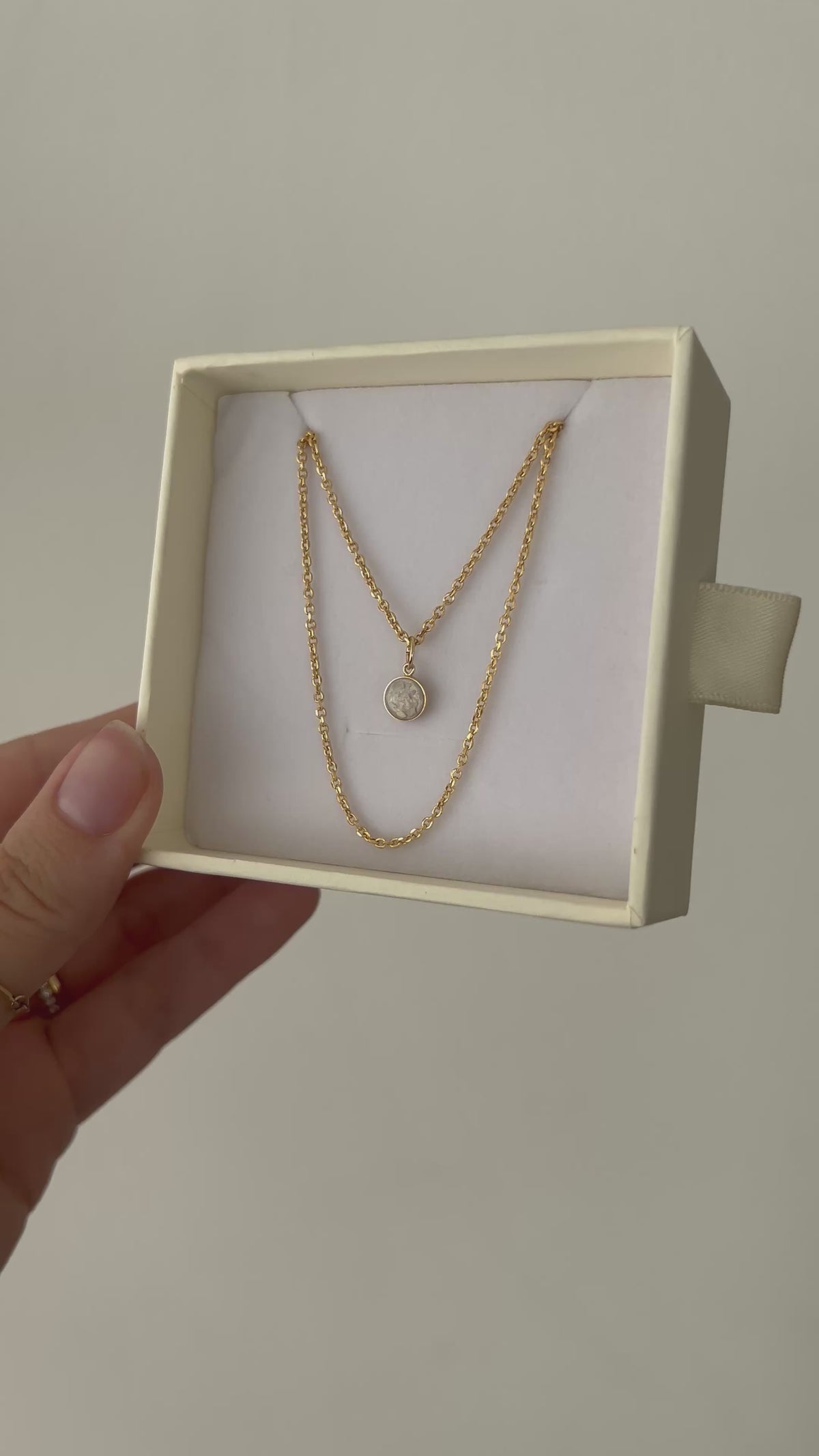 14K Solid Gold Circle Charm Necklace